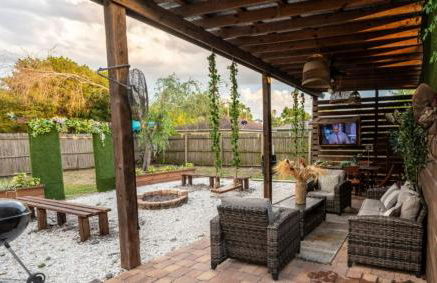 Upscale Ybor House with Outdoor Living Space - Photo 13