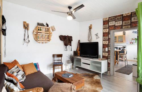 Wildwest Lounge - Photo 1