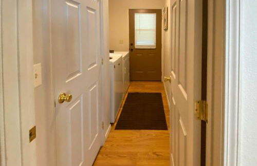 Private 2-Acre Retreat with MTN Views, Walk to River - Foto 14