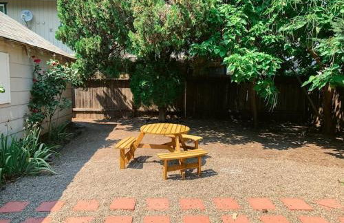 Classic & Cozy Apartments - Parking & Close to DW - Foto 53