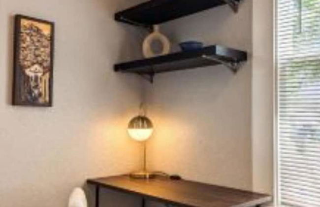 Chic Downtown Farmhouse With Garden and BBQ Grill - Foto 23