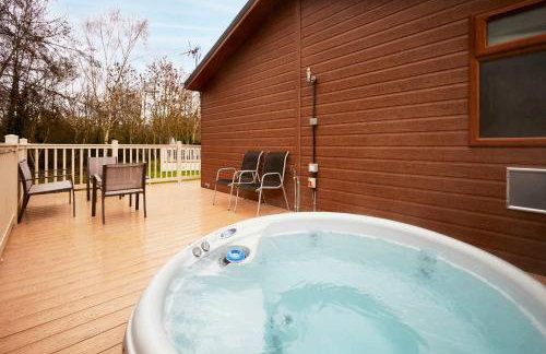 Deneb Lodge with Hot Tub - Foto 1