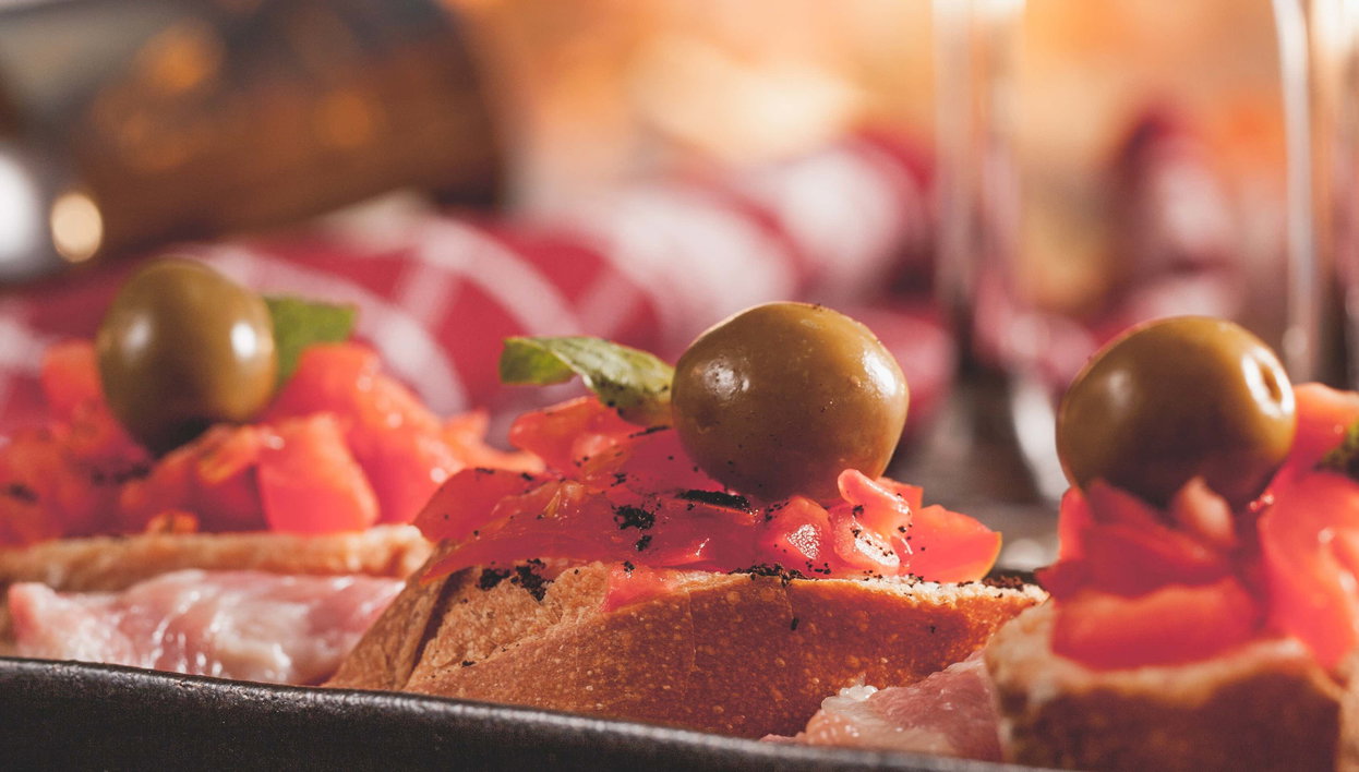 Paseo por El Born con cena de tapas y espectáculo flamenco - Foto 1, Paseo por El Born con cena de tapas y espectáculo flamenco