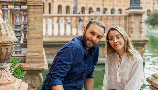 Sesión de fotos en la Plaza de España de Sevilla