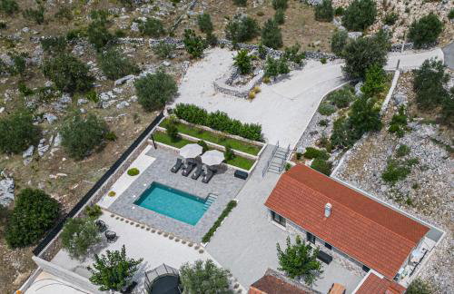 Villa Bosilen with private pool, near Trogir, Split airport, quiet area, family villa - Photo 24