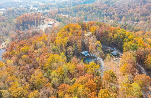 Cozy Cabin Retreat w/ Hot Tub & Nature Views - Foto 52