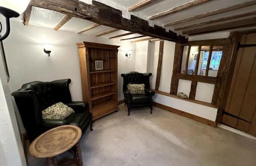 Beautiful Cottage opposite Hedingham Castle! - Photo 20