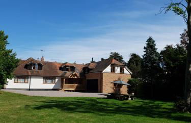 New Bury Cottage near Goodwood - Photo 1