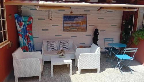 Seafront little House - Photo 1