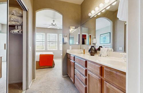 Bright 2nd floor Condo w mountain & valley views, shared pool hot tub gym - Foto 15