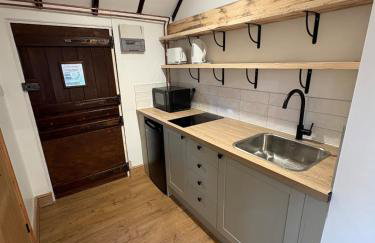 Little Vine Cottage in the grounds of Leeds Castle - Foto 1