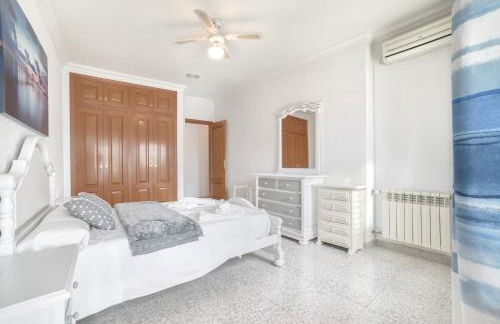 Villa Garrofer - PlusHolidays - Photo 12