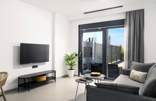 Limi Deluxe Sea View Suites - Private Pools - Foto 31