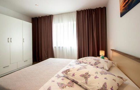 Hill Apartment with Private Pool - Foto 19