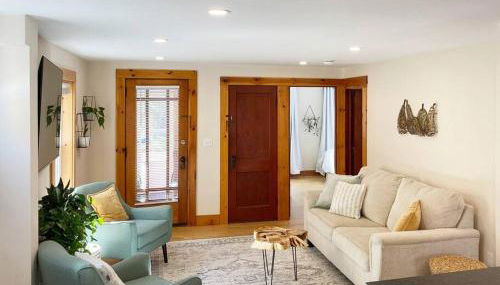 Cozy 3 Bedroom Getaway with Hot Tub - Foto 3