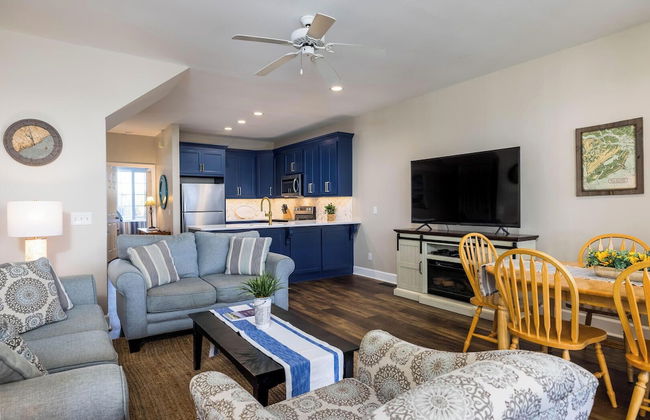 Charleston-style Row House Featured on Hgtv w/ Wifi & Creek Views - Photo 13