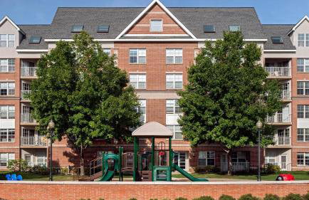 Newport 1 BR w Work Setup by Anyplace - 11747 - Foto 60