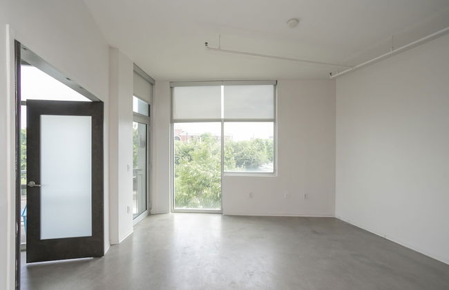 Unfurnished Condo | Amazing Layout with Balcony and In-building Storage Unit - Foto 15