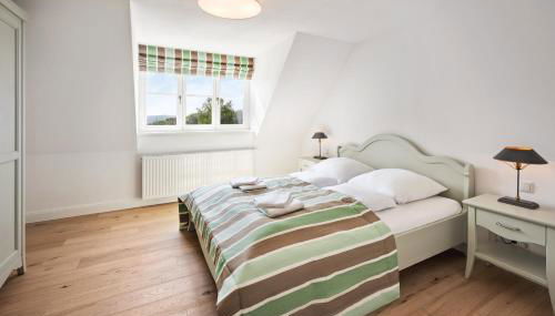 GUT KLETKAMP "Mühlenhof 2" - Ruhige Ferienwohnung mit 2 Schlafzimmern I Terrasse mit See- & Naturblick I Gemeinschaftsgarten I 15 Min zur Ostsee I Küche I Parkplatz I Waschmaschine I WLAN - Foto 5, towels