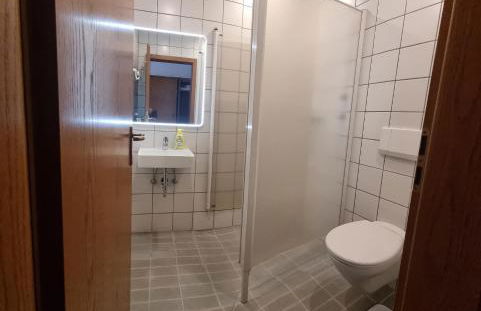 Doppelbett - Gästezimmer - 11min von Gießen 8,4km in Fernwald-Steinbach - Foto 17