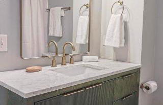 New cozy Fall foothill retreat in Boulder - Photo 17