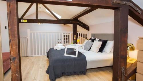 Spacious 3-Bed Retreat - Modern & Super Central - Foto 3