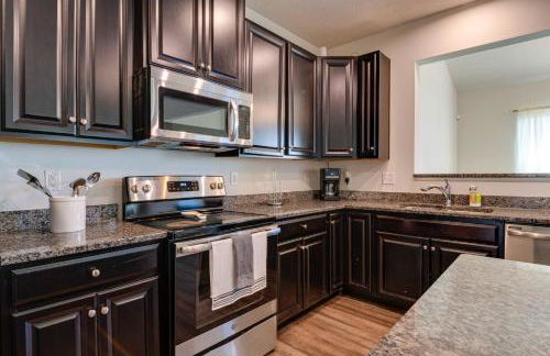 Spacious Home with Fireplace - Near Golf! - Foto 13