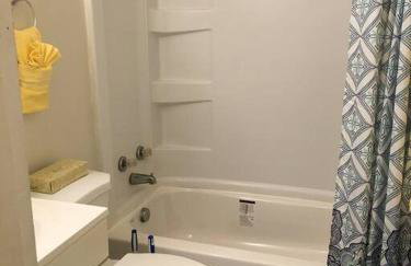 Suite 4, Sleep 5, Walk to Attractions in Uptown - Foto 3