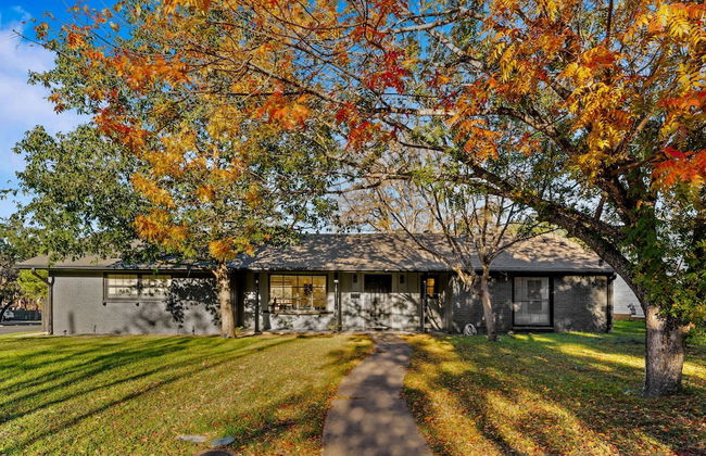 Quiet 3 Bedroom Home Walkable to Zilker Park - Photo 33