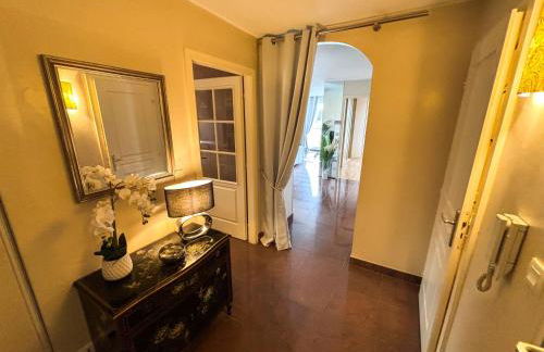 Le Green Field Lodge - Parking Gratuit - Standing - Centre Ville - Commerces à Proximité - Foto 6