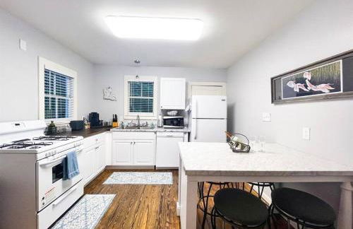 Unwind & Relax at Azalea Cottage on Bayou - Foto 10