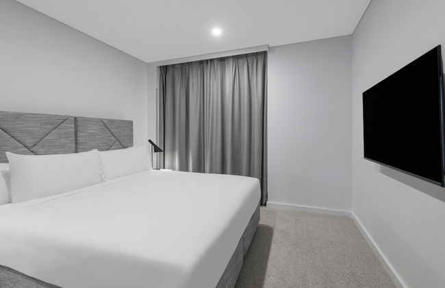 Meriton Suites Canberra - Photo 27