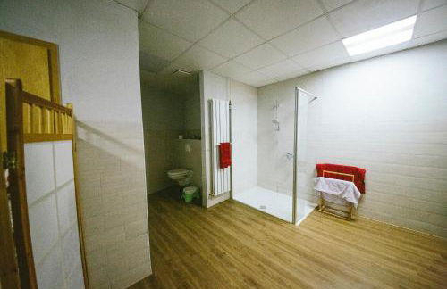 Große & voll ausgestattete Apartments, Studios, Doppelzimmer, Workspace, Parkplatz, Netflix, Prime & schnelles Wifi in ruhiger Lage mit Garten - Foto 21