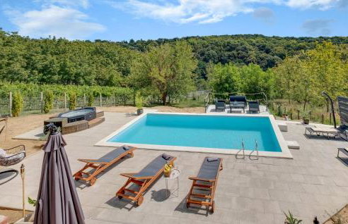 Stunning Home In Bjelovar - Foto 2