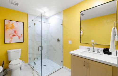 Lazy River Luxe 6 BR Sleeps 16 Pickleball Hot Tub - Foto 37