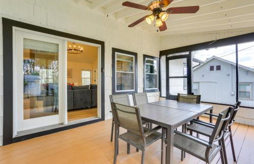 Walk to White Lake Family Home with Deck and BBQ - Foto 21