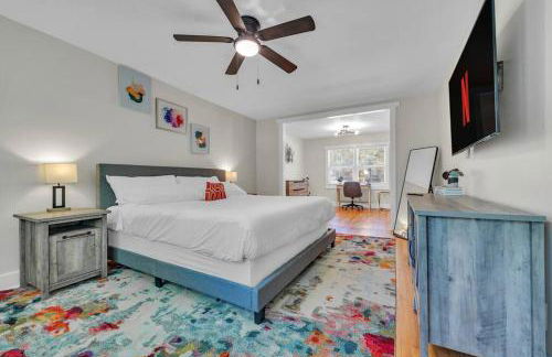 Modern Luxury with Pool Table 3BR-5BD Sleeps 10 - Foto 8