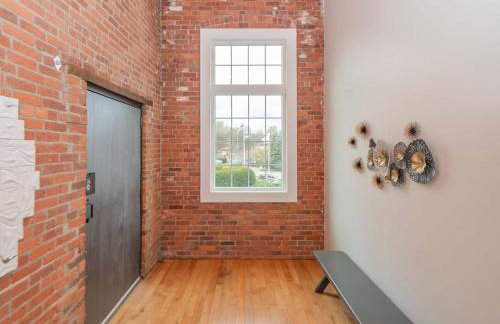 Jennifer's Historic Riverfront Loft City Views - Foto 32