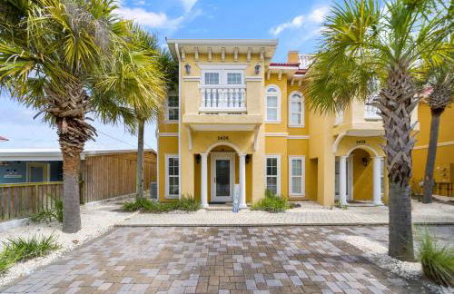 Summer Special, Lux 4BR House Sleeps 12, Pool, Elevator, King bed - Foto 13