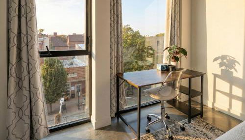 Chic Downtown Condo Steps from UIowa & Nightlife - Foto 3