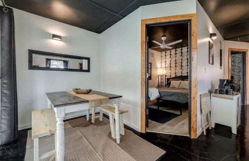 Retro Meets Modern Two Houses Sleeps 16 - Foto 34