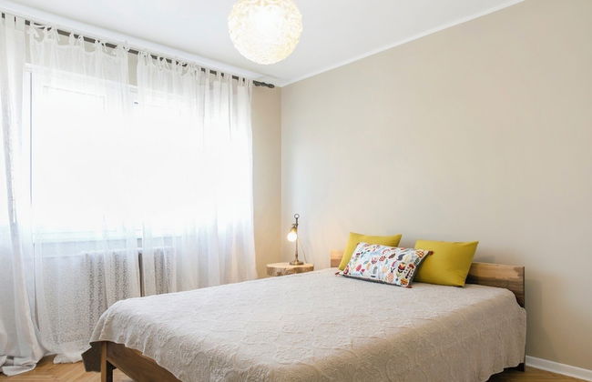 Central Park Apartments - Photo 2