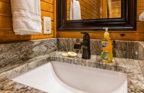 Big Boulder-Hot Tub, WiFi, Firepit, Arcade, Hiking - Foto 42