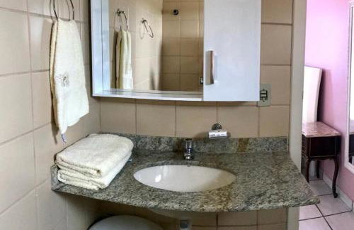 Apartamento Pé na Areia e águas tranquilas no centro de Guarapari - Foto 11