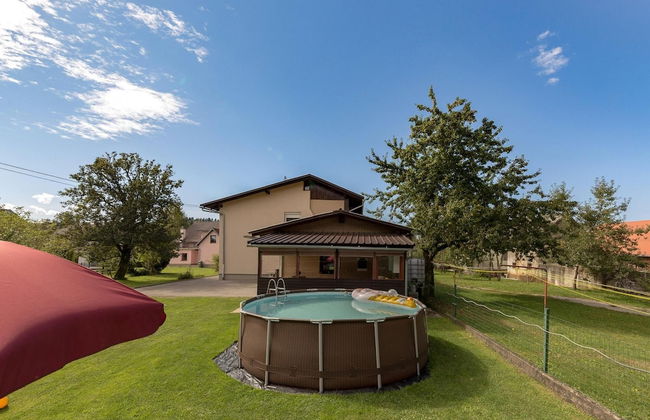 Pool House Mr ek Family Friendly - Photo 1