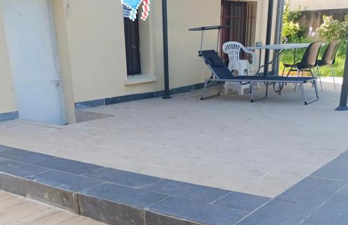 Bienvenue à PARIS - Appartement confortable, grande terrasse privée au calme, parking gratuit - Foto 35