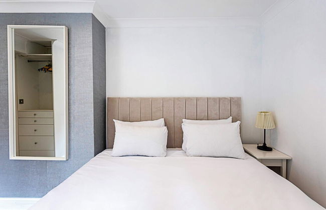 Bright Home Near Little Venice - Photo 2