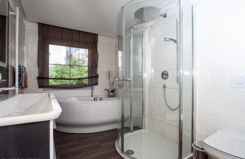 Traumferienhaus Bergblick Mittelndorf, bis zu 8 Personen, Sauna, Grill - Photo 3