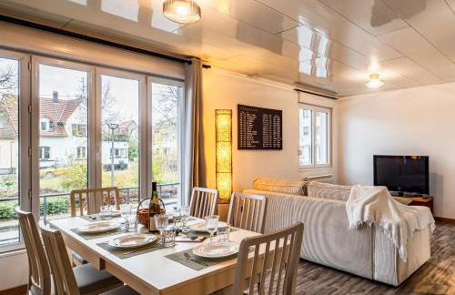 Cosy apartment on Strasbourg Tramway line and Canal - Appartement confortable sur ligne tram Strasbourg et Canal - Foto 1