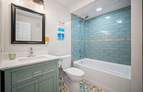 Relax and enjoy the Beach Beautifully updated - Foto 14